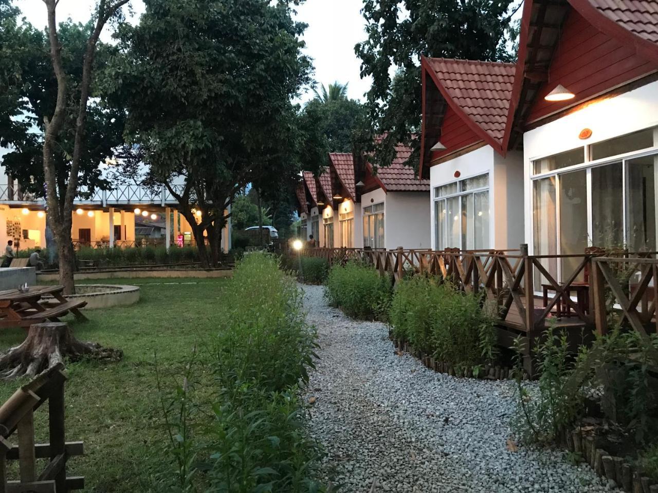 Jungle Paradise Vangvieng - Bungalows ヴァンヴィエン エクステリア 写真